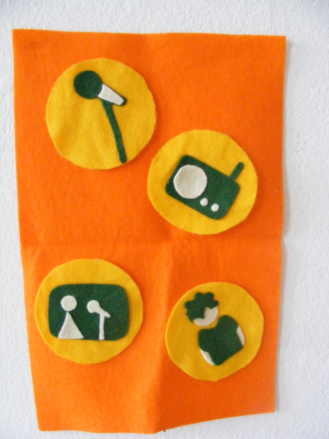 FLOSS Manuals icons in felt.